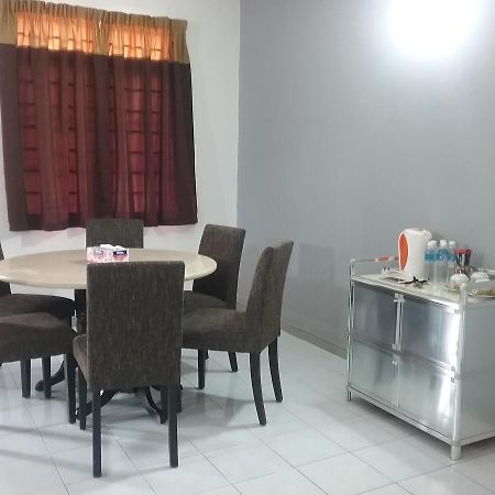 Anjung Homestay Sepang Exteriör bild