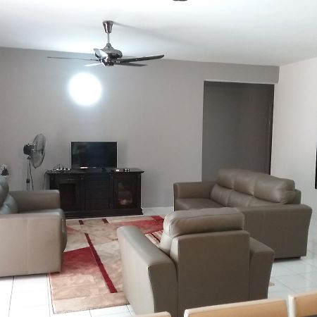 Anjung Homestay Sepang Exteriör bild