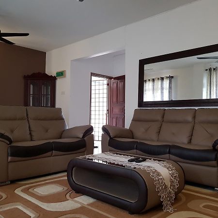 Anjung Homestay Sepang Exteriör bild