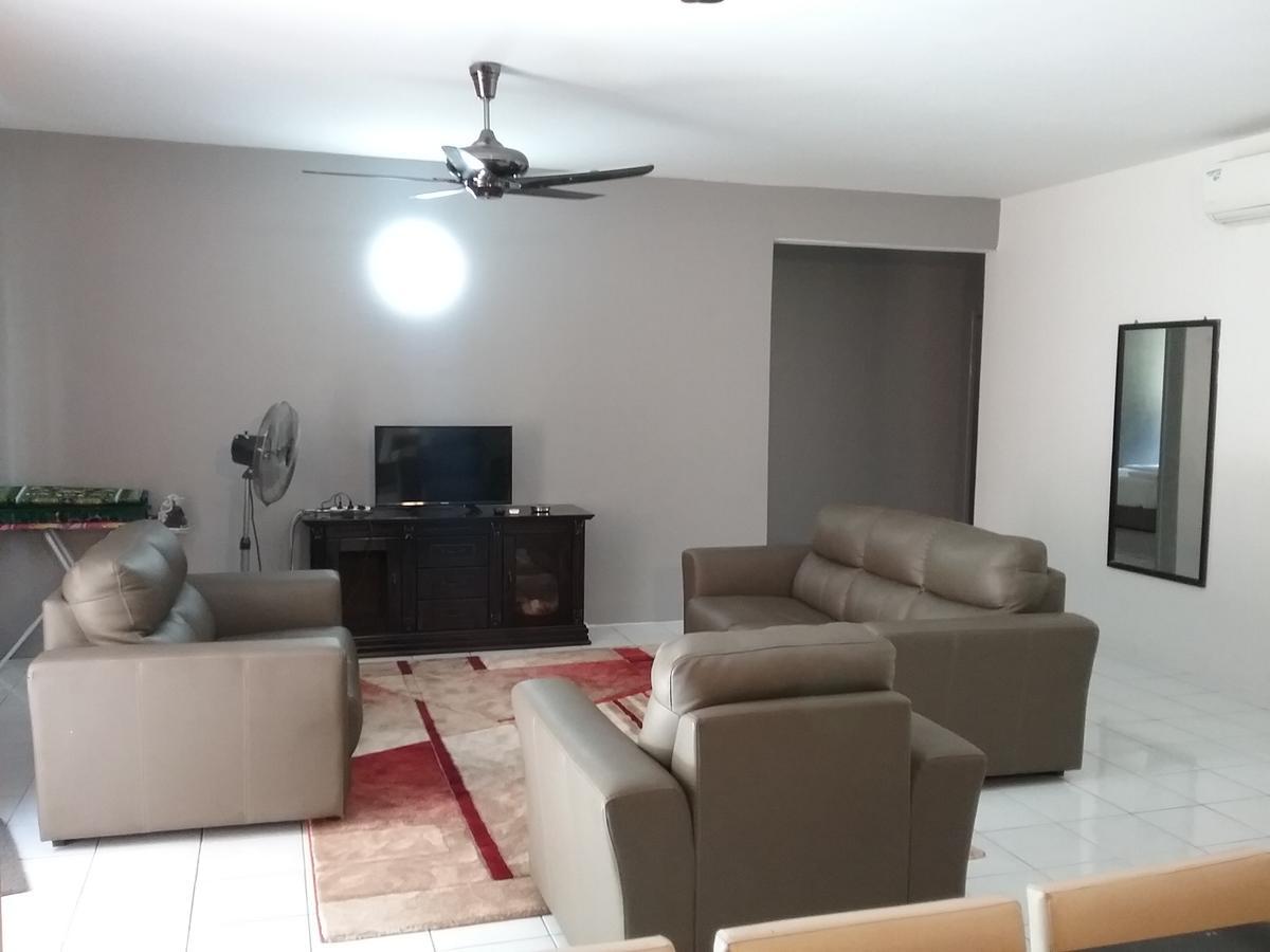 Anjung Homestay Sepang Exteriör bild