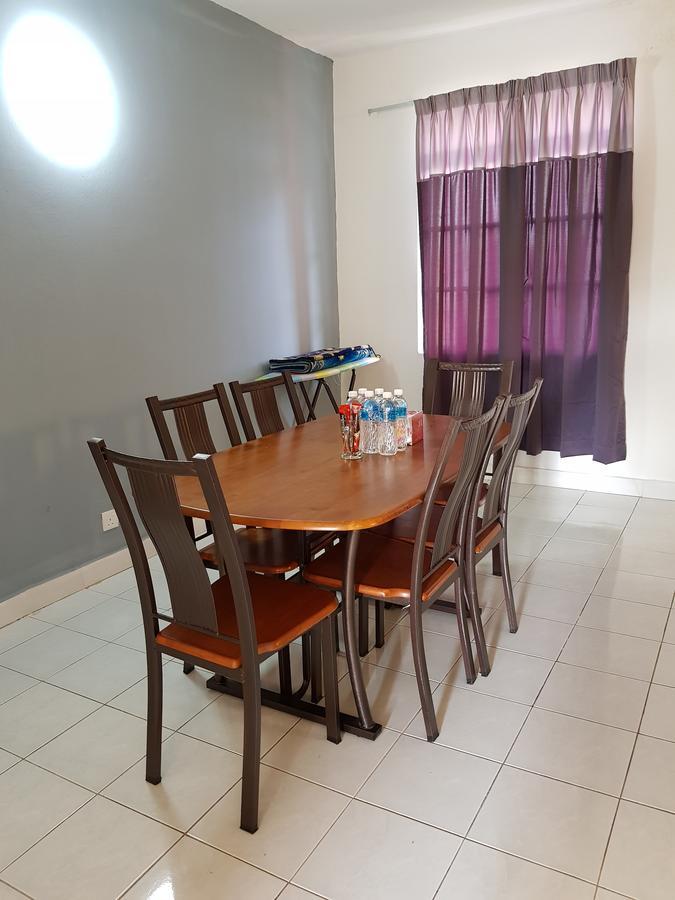 Anjung Homestay Sepang Exteriör bild