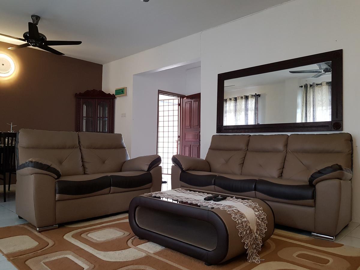 Anjung Homestay Sepang Exteriör bild